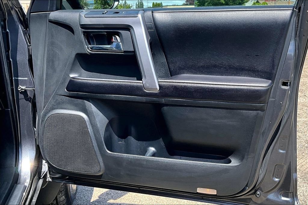 Used 2017 Toyota 4Runner SR5 Premium AWD/4WD image 23