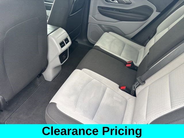 Used 2023 GMC Terrain SLE w/ Driver Convenience Package image 31