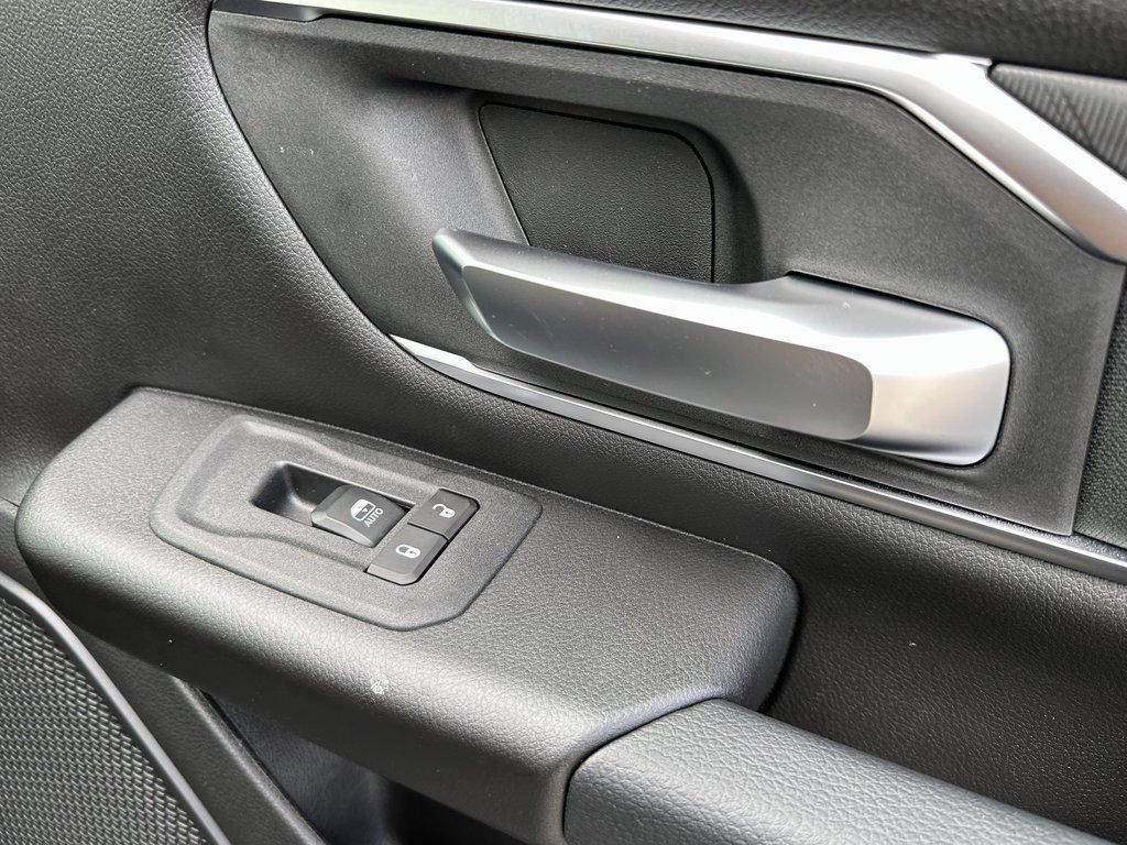 New 2026 RAM 1500 4x4 Crew Cab image 17