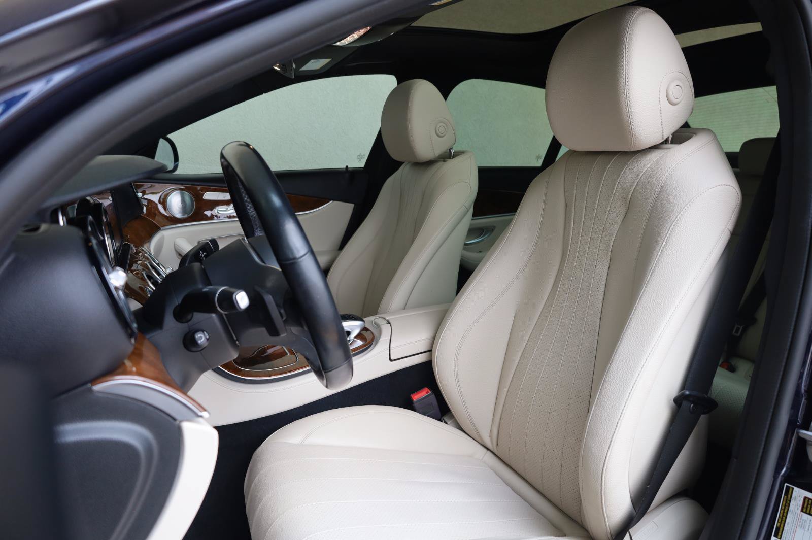 Used 2019 Mercedes-Benz E 300 4MATIC image 18
