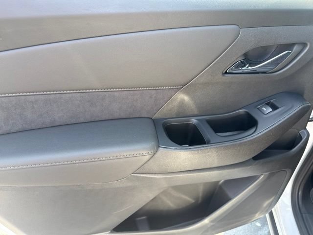 Used 2023 Chevrolet Traverse High Country w/ LPO, Floor Liner Package FWD image 21