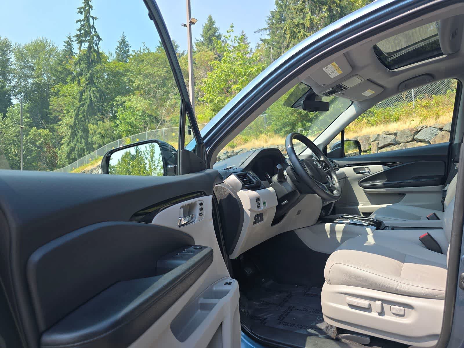 Used 2019 Honda Pilot Elite image 24