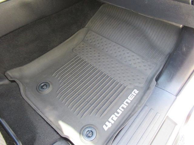 Used 2018 Toyota 4Runner SR5 image 28