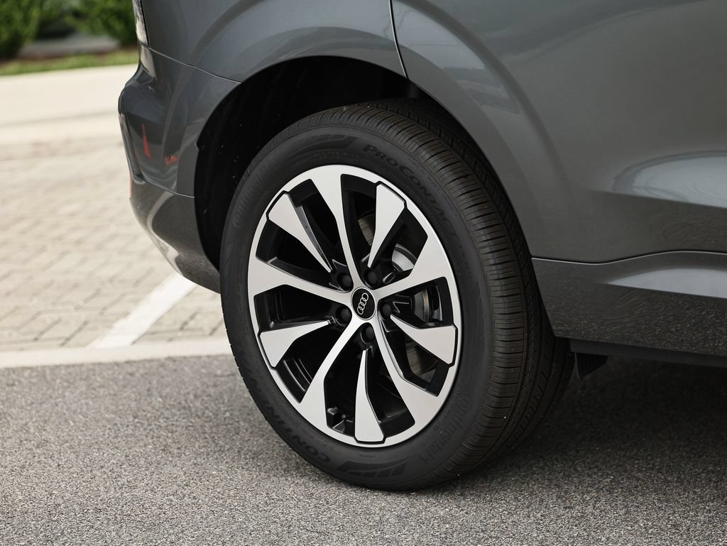 New 2026 Audi Q3 quattro 2.0T AWD/4WD image 6