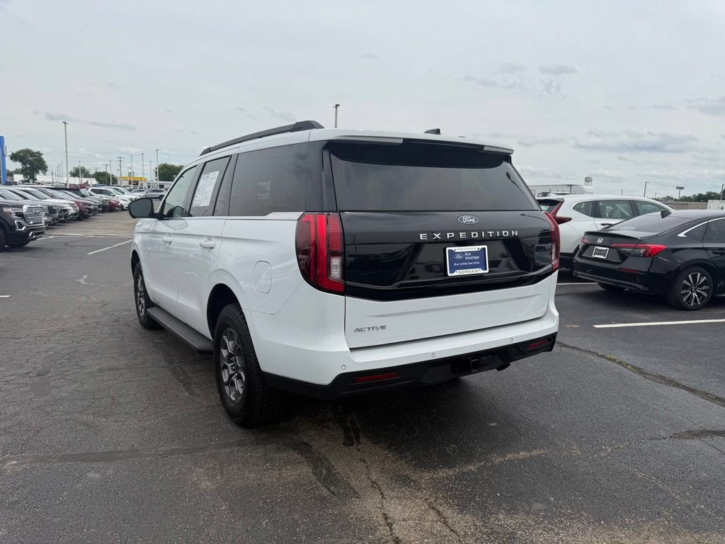 Used 2025 Ford Expedition Active RWD image 7