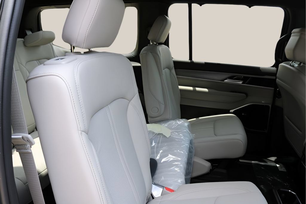 New 2026 Jeep Grand Wagoneer Limited AWD/4WD image 20