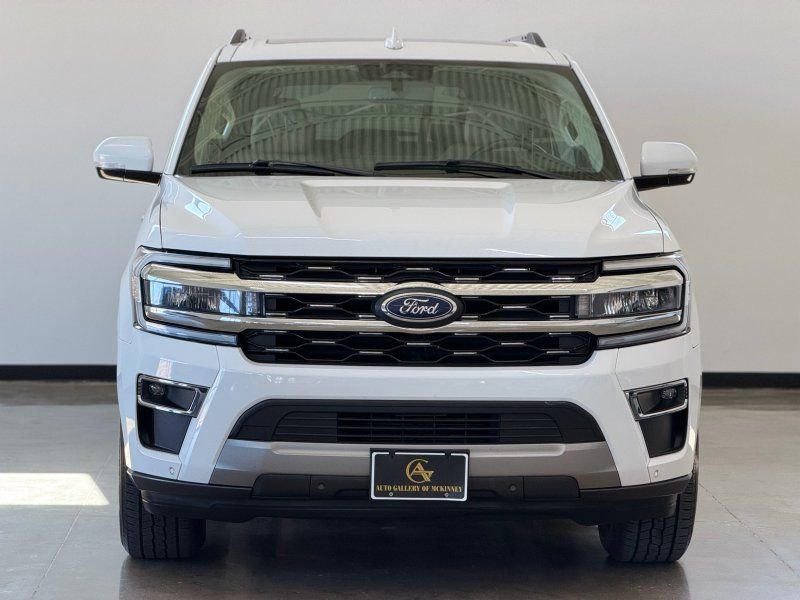 Used 2022 Ford Expedition Max Limited RWD image 2