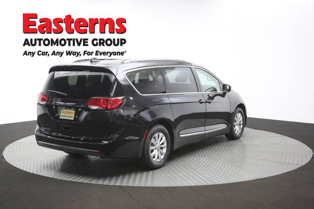 Used 2019 Chrysler Pacifica Touring-L FWD image 39