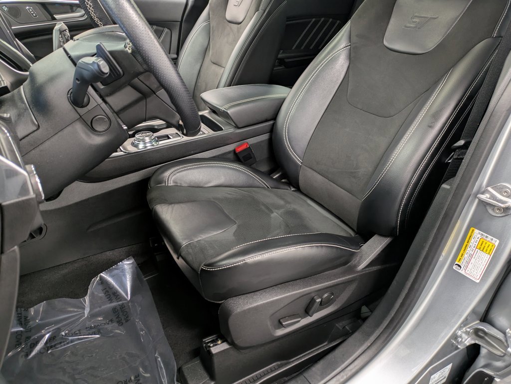 Used 2022 Ford Edge ST w/ Equipment Group 401A image 10