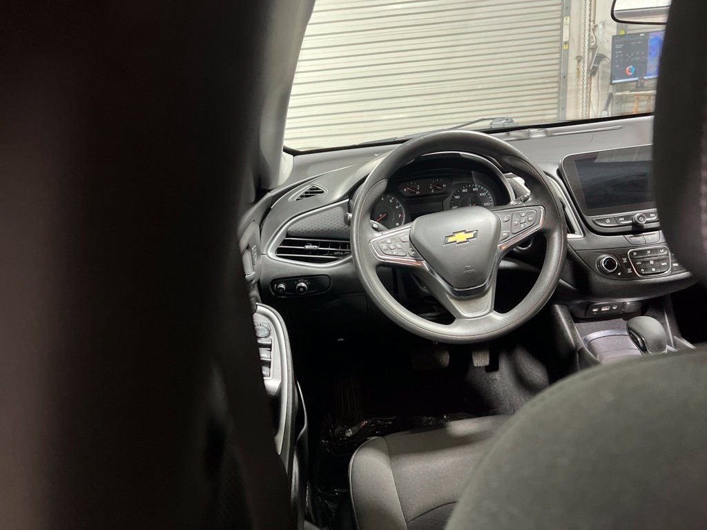 Used 2025 Chevrolet Malibu LT FWD image 19