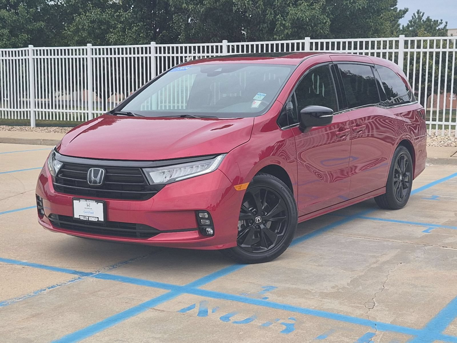 Certified 2024 Honda Odyssey Sport image 2