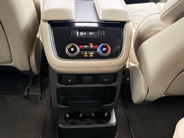 Used 2018 Lincoln Navigator Select w/ Technology Package RWD image 9