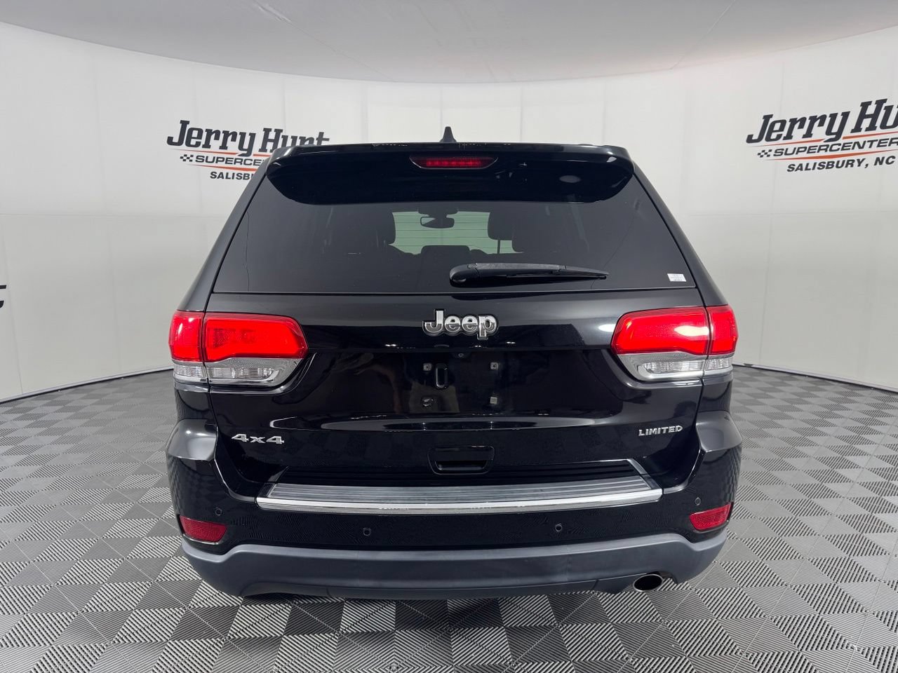 Used 2017 Jeep Grand Cherokee Limited AWD/4WD image 8