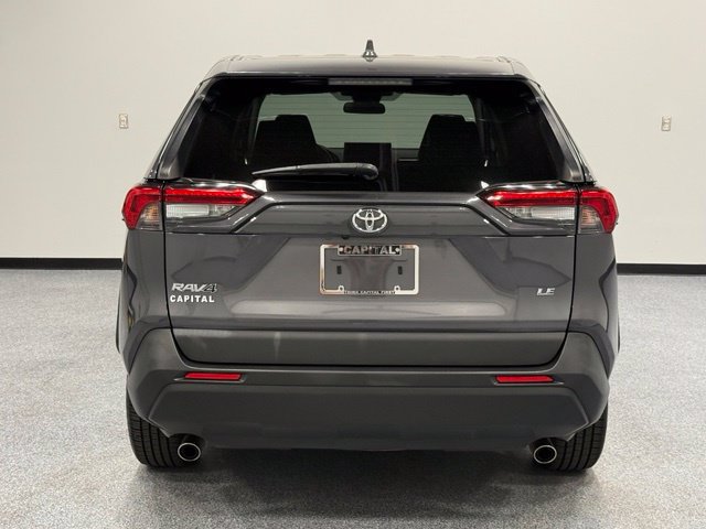 Used 2022 Toyota RAV4 LE FWD image 10