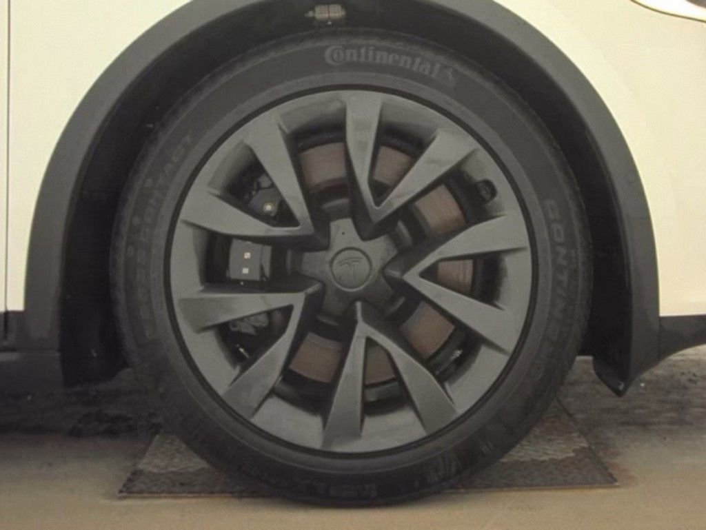 Used 2022 Tesla Model X image 22