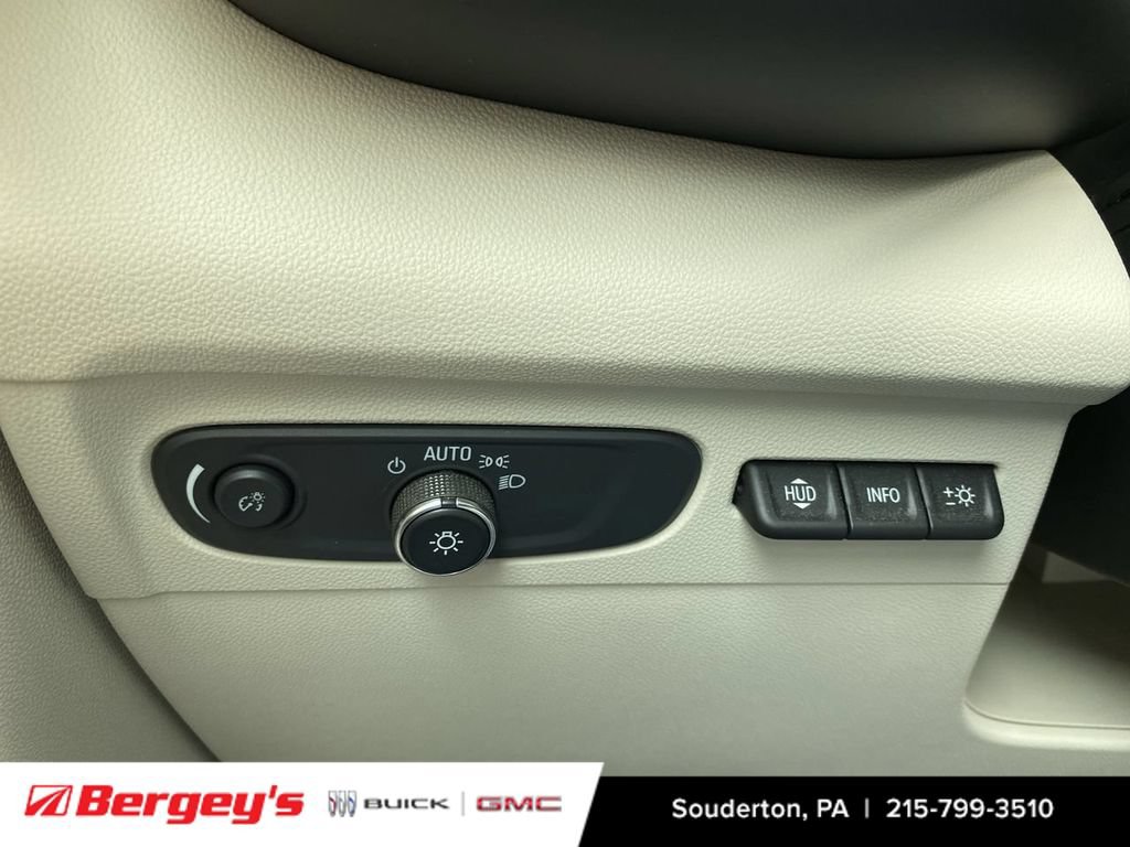 Certified 2021 Buick Envision Avenir w/ Technology Package II AWD/4WD image 21