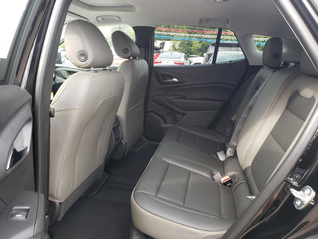 New 2026 Chevrolet Trax ACTIV w/ Sunroof Package FWD image 15