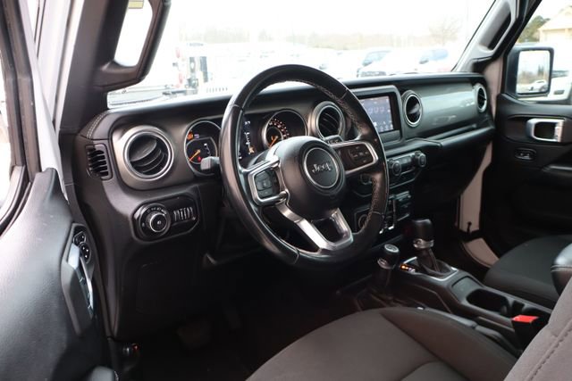 Used 2020 Jeep Wrangler Unlimited Sahara AWD/4WD image 12