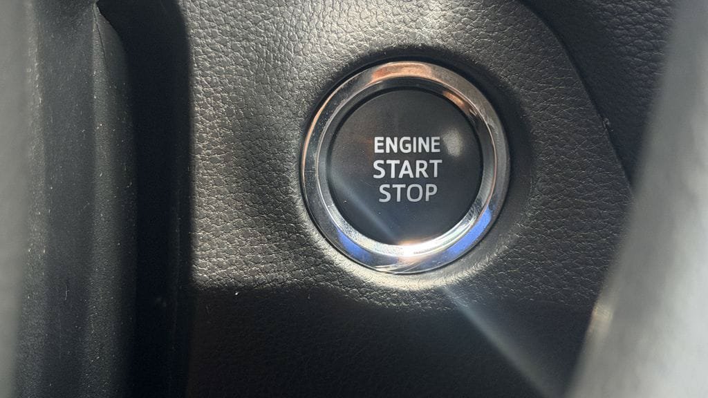 Used 2025 Toyota RAV4 XLE FWD image 18
