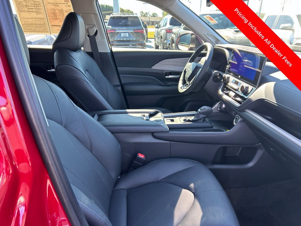 Used 2026 Toyota Grand Highlander AWD image 25