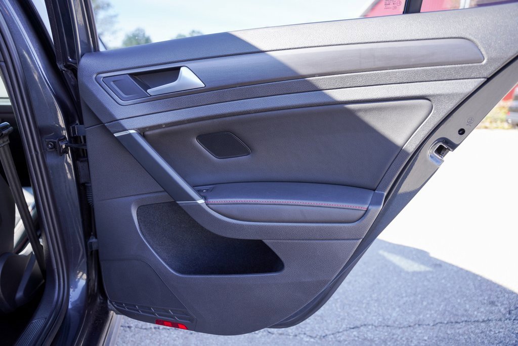 Used 2020 Volkswagen GTI SE image 30