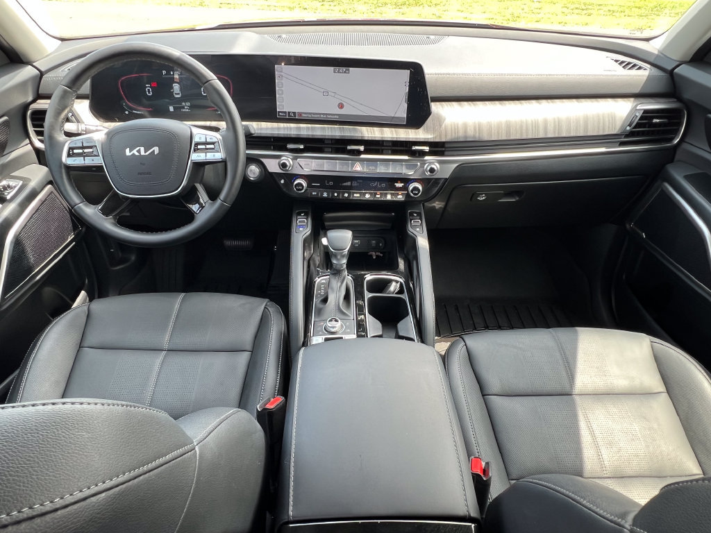 Used 2024 Kia Telluride EX w/ EX Captain's Chair Package AWD/4WD image 34