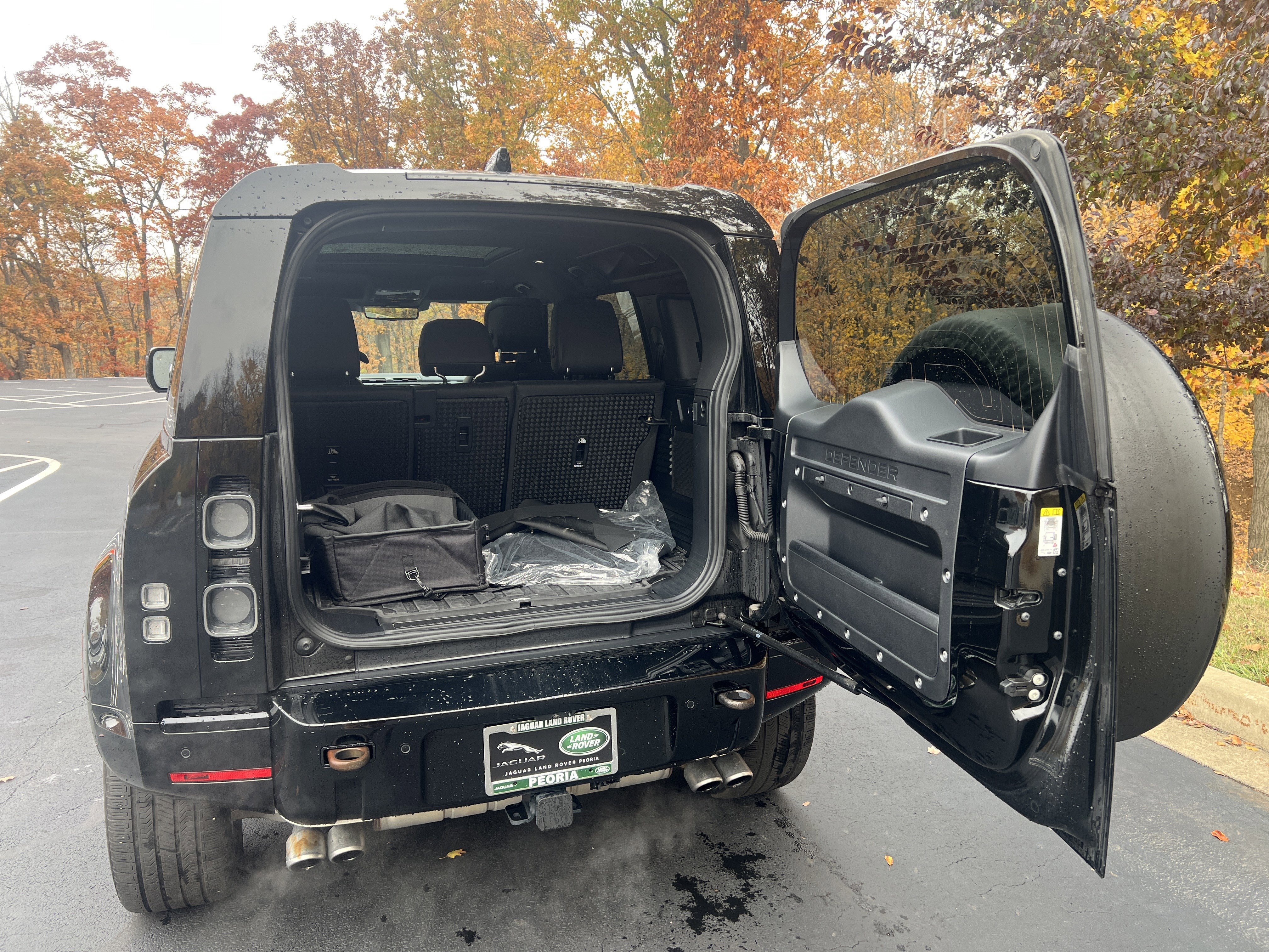 Used 2024 Land Rover Defender 110 V8 image 32