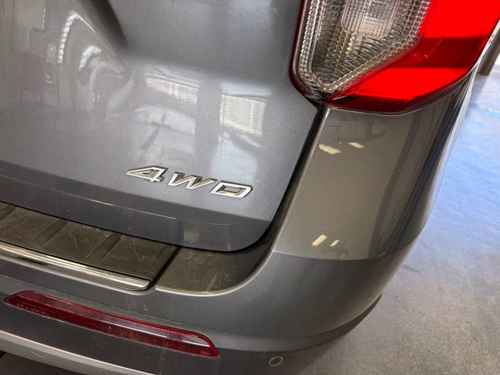 Used 2023 Ford Explorer Limited w/ Limited Technology Package AWD/4WD image 8