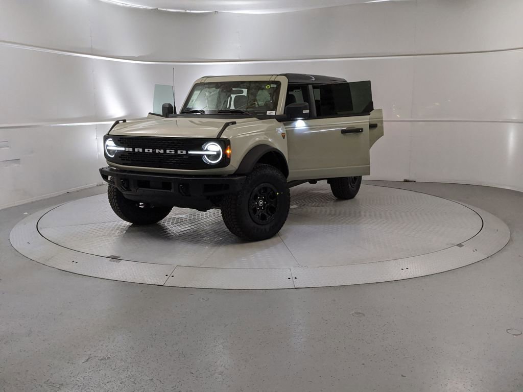 New 2025 Ford Bronco Badlands image 12