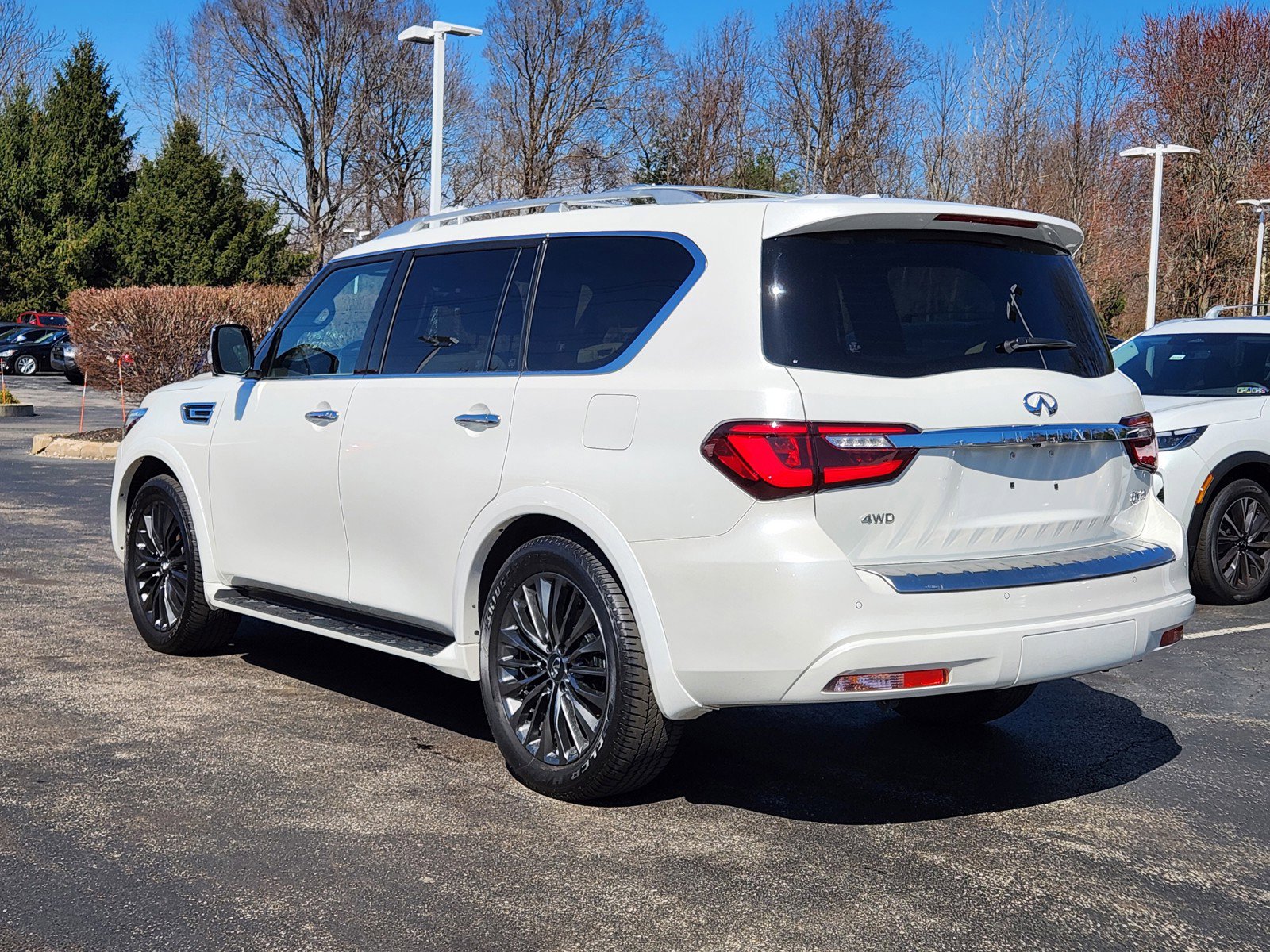 Used 2024 INFINITI QX80 Sensory w/ Cargo Package image 3