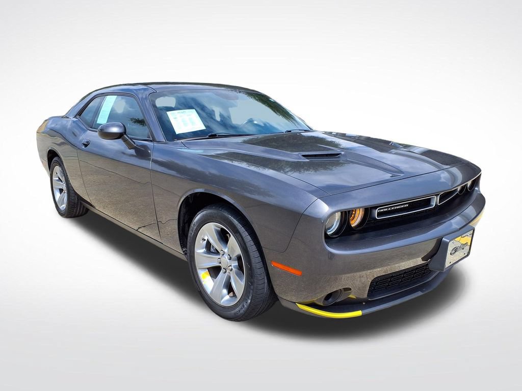 Used 2021 Dodge Challenger SXT RWD image 3