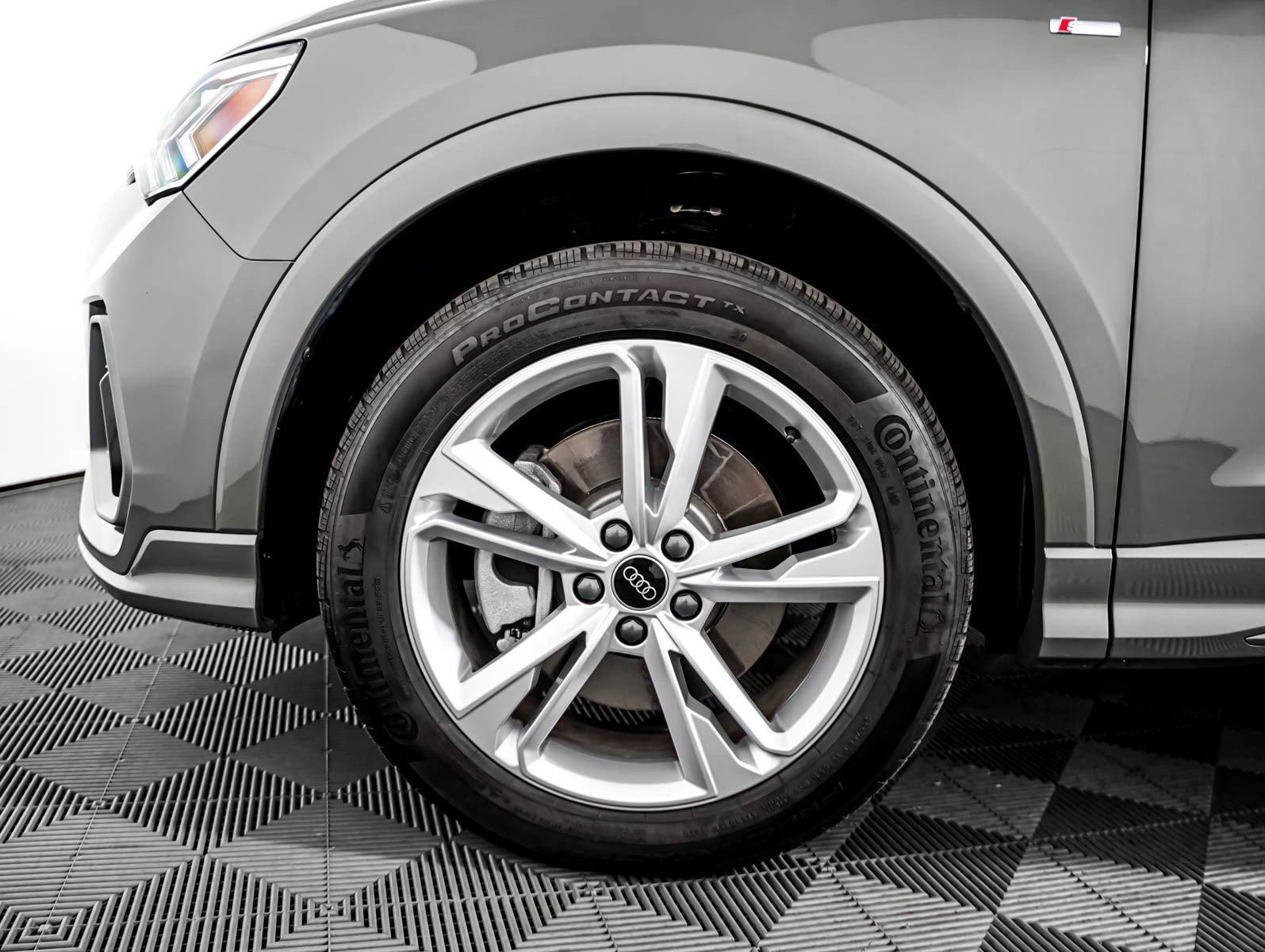 Used 2023 Audi Q3 2.0T Premium Plus w/ Premium Plus Package AWD/4WD image 6