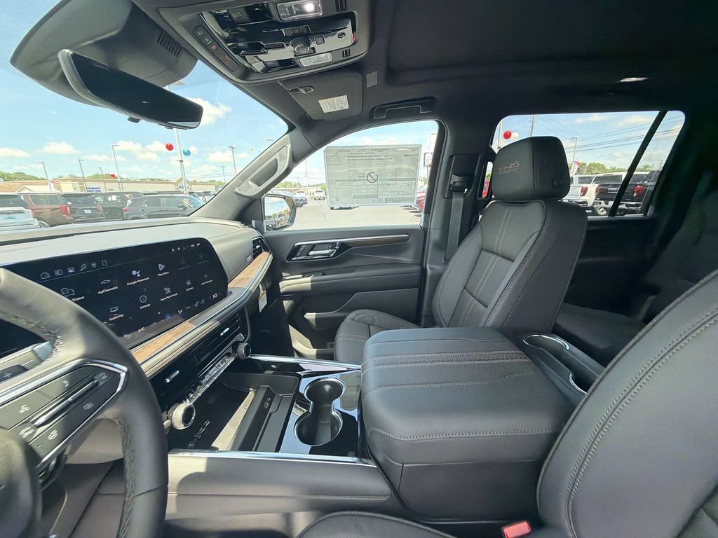 New 2026 Chevrolet Suburban High Country AWD/4WD image 11
