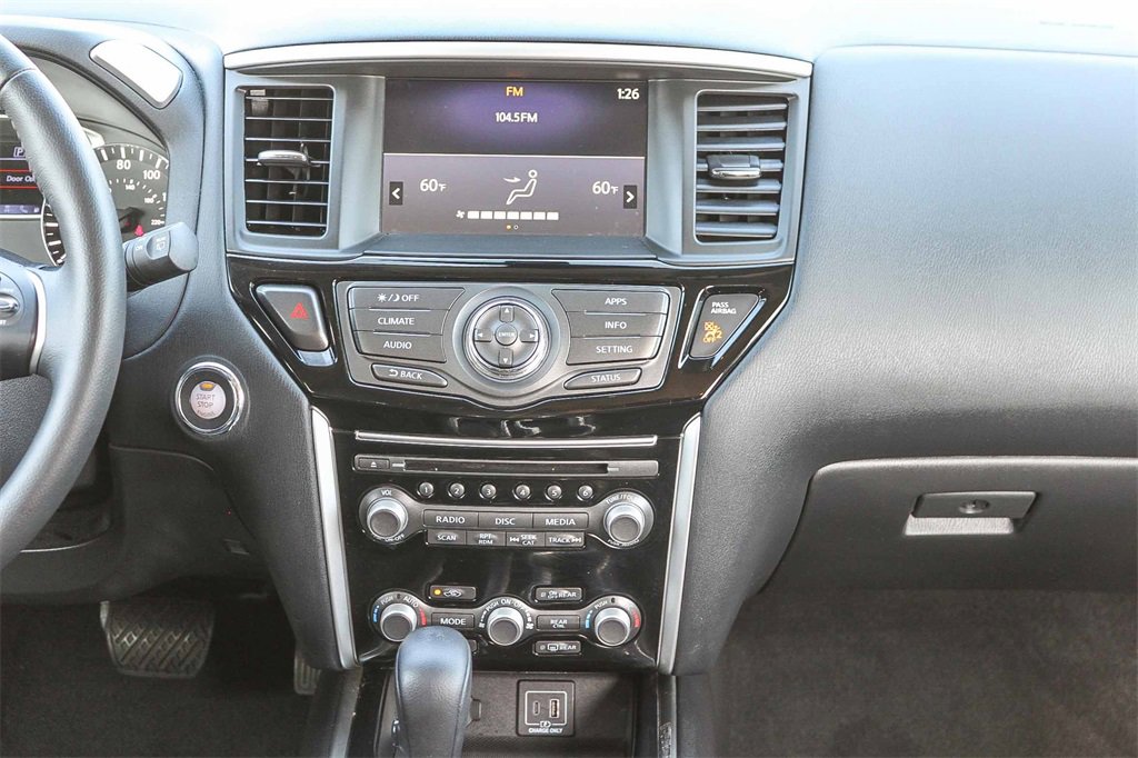 Used 2020 Nissan Pathfinder SV image 17