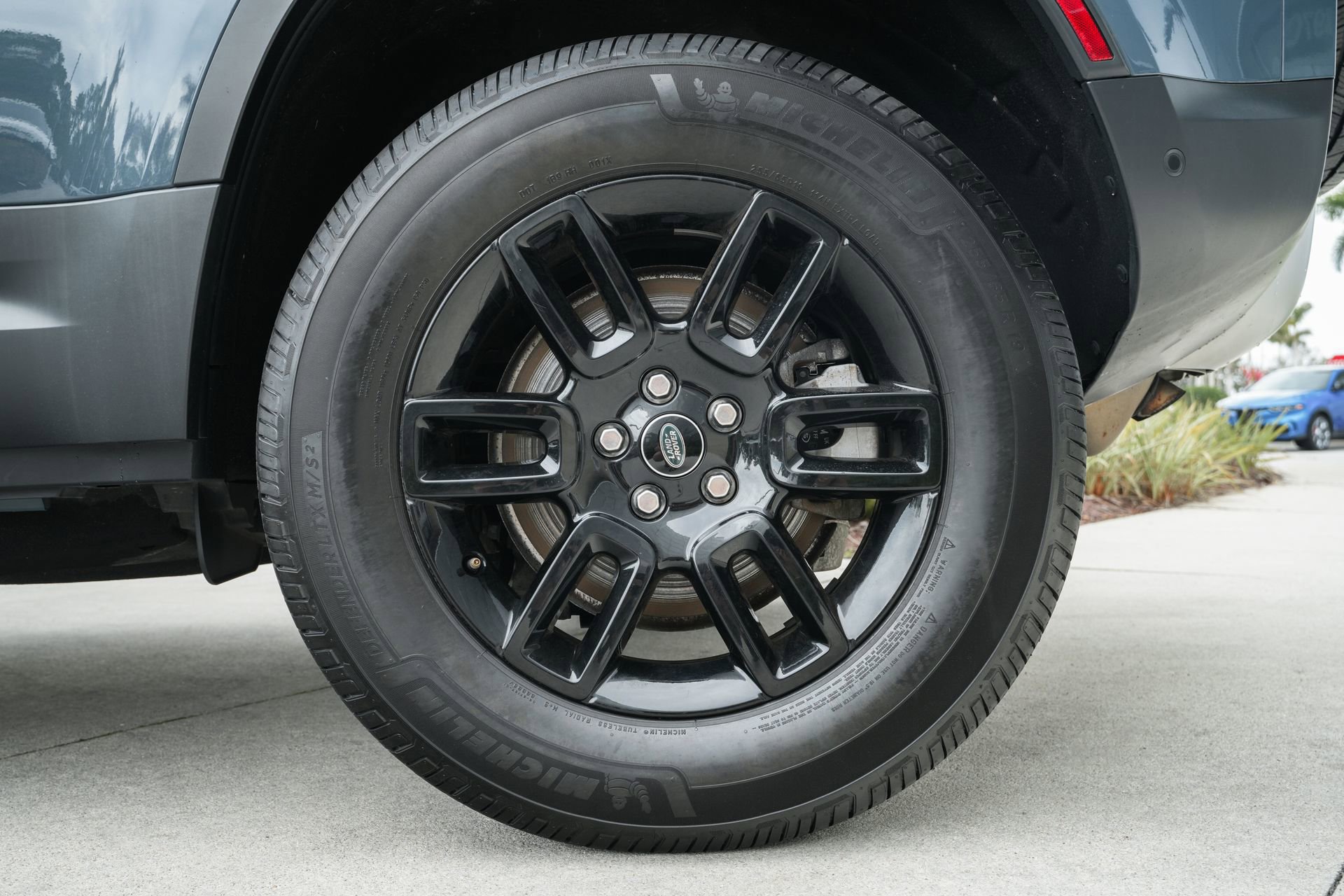 Used 2022 Land Rover Defender 110 SE image 29