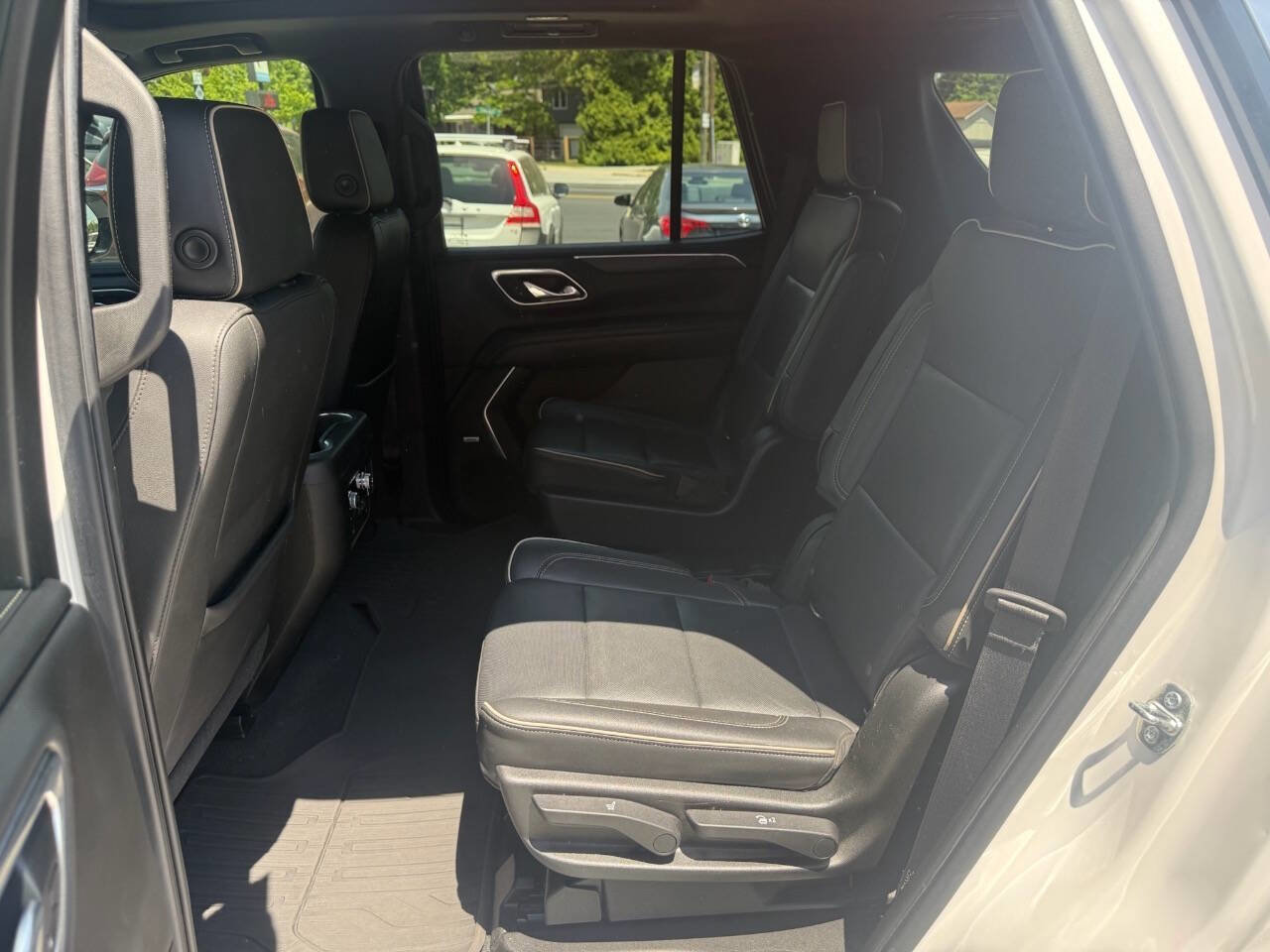 Used 2021 GMC Yukon SLT w/ SLT Luxury Plus Package AWD/4WD image 5