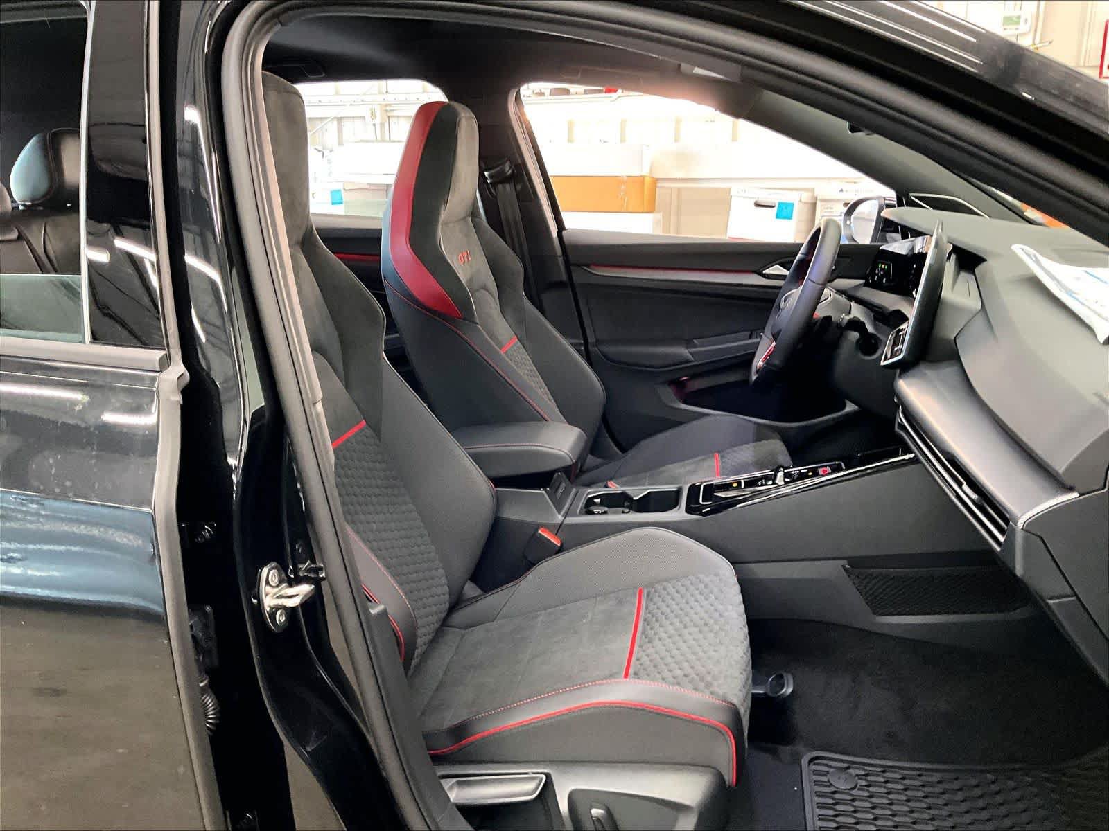New 2026 Volkswagen GTI SE FWD image 12