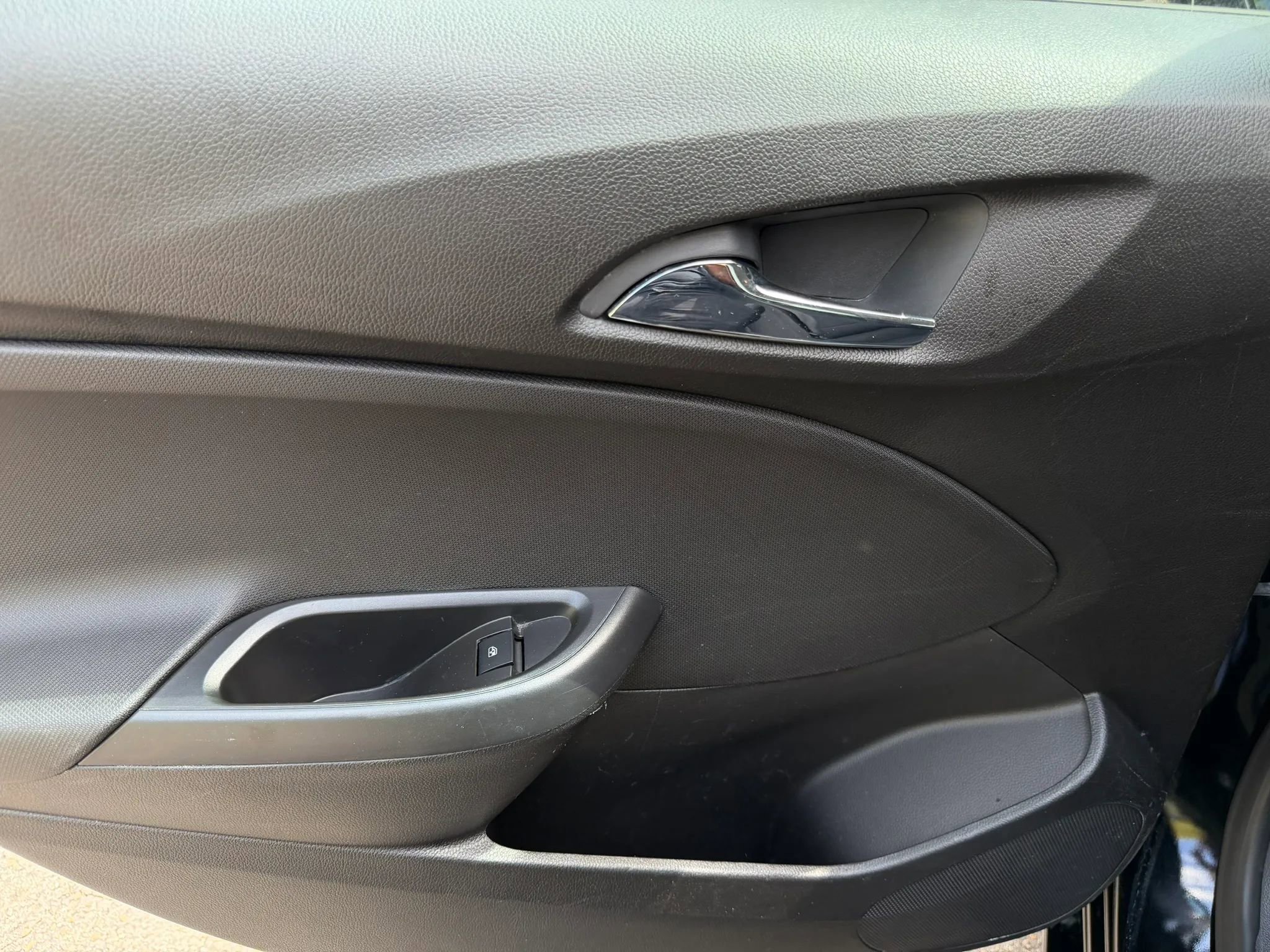 Used 2017 Chevrolet Cruze LS image 14