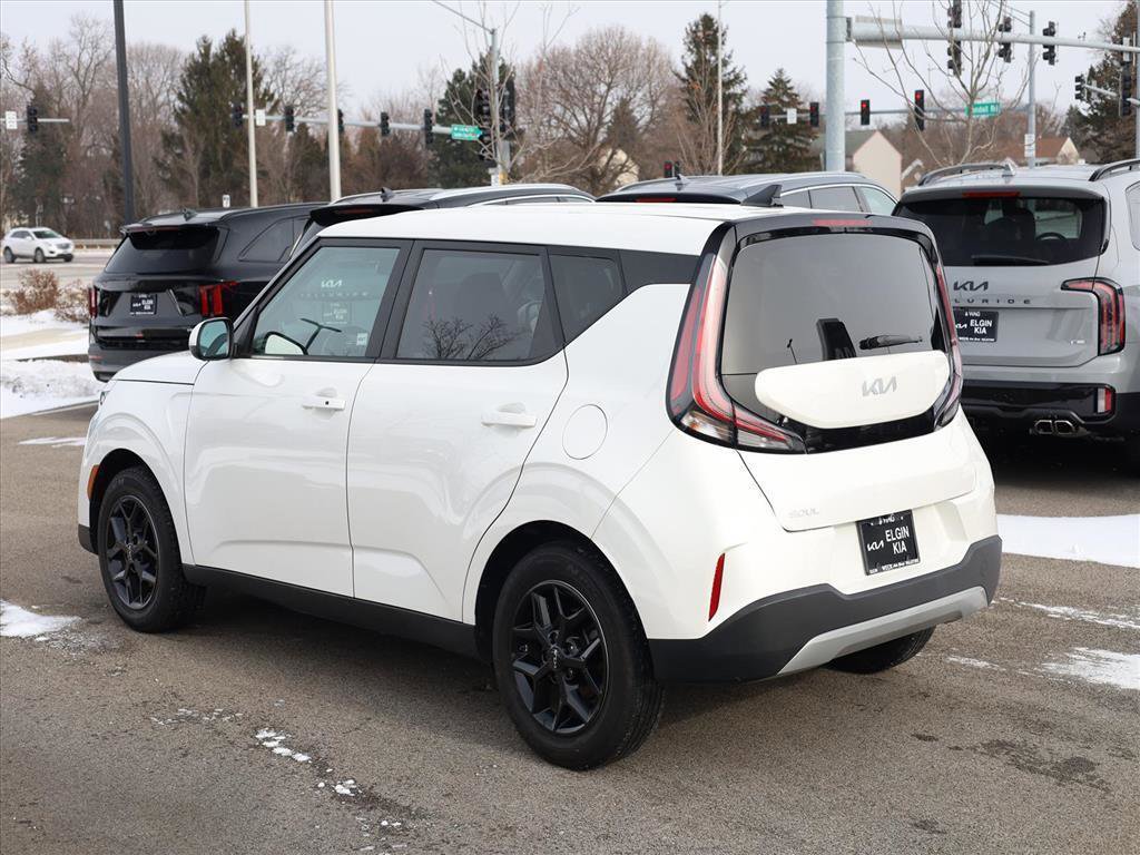 Used 2023 Kia Soul S image 4