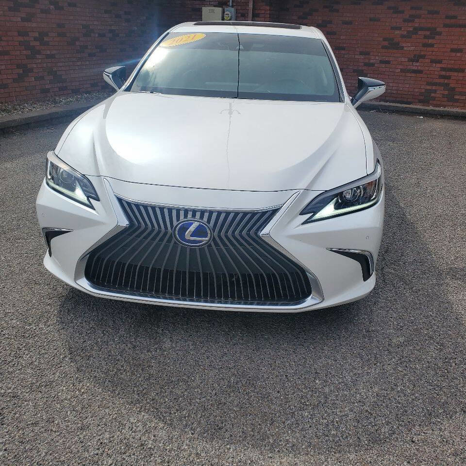 Used 2021 Lexus ES 300h w/ Premium Package image 11