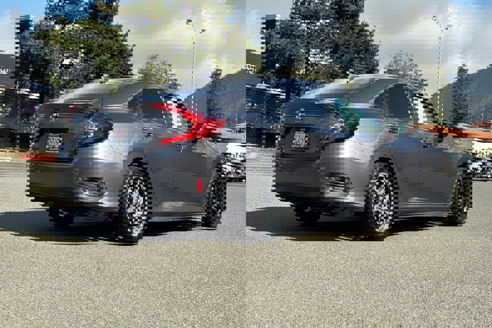 Used 2017 Honda Civic EX-T image 4