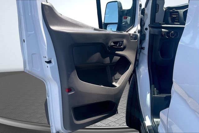 Used 2020 Ford Transit 250 Medium Roof AWD image 23