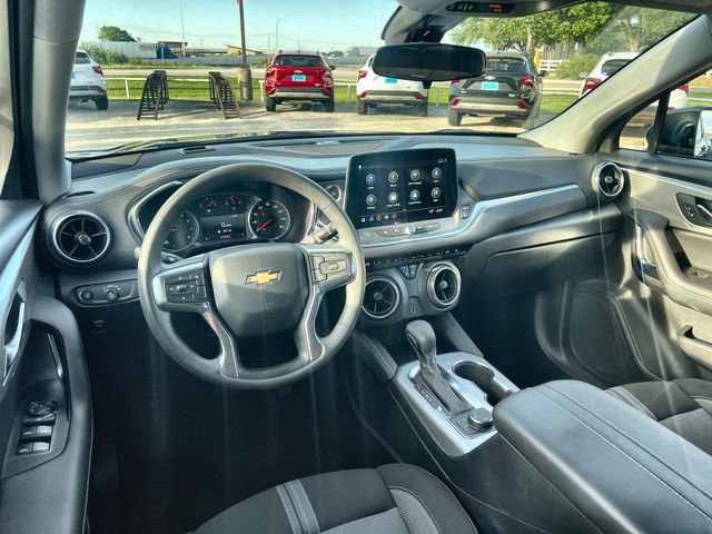 Used 2025 Chevrolet Blazer LT AWD/4WD image 10