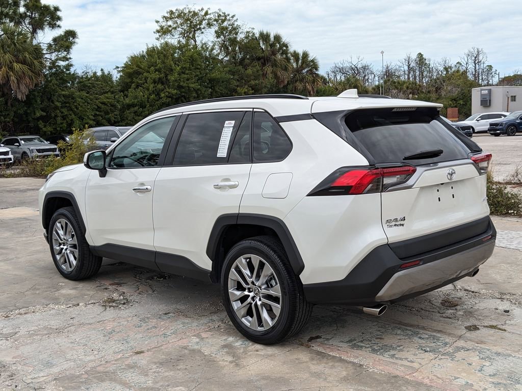 Used 2022 Toyota RAV4 Limited image 7
