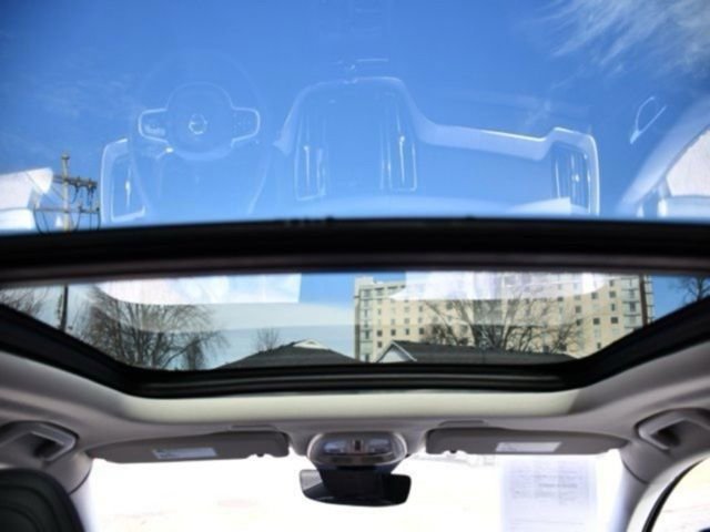 Certified 2025 Volvo XC60 B5 Plus image 24