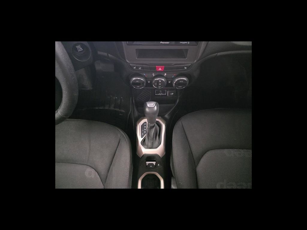Used 2015 Jeep Renegade Latitude w/ Popular Equipment Group image 16