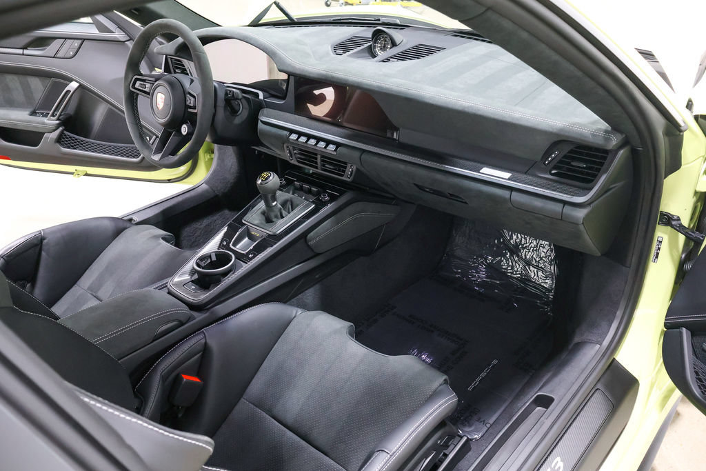 Used 2026 Porsche 911 GT3 w/ Weissach Package RWD image 37
