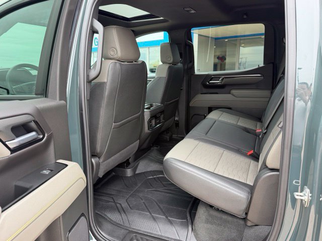 Used 2025 Chevrolet Silverado 1500 ZR2 w/ Technology Package AWD/4WD image 31