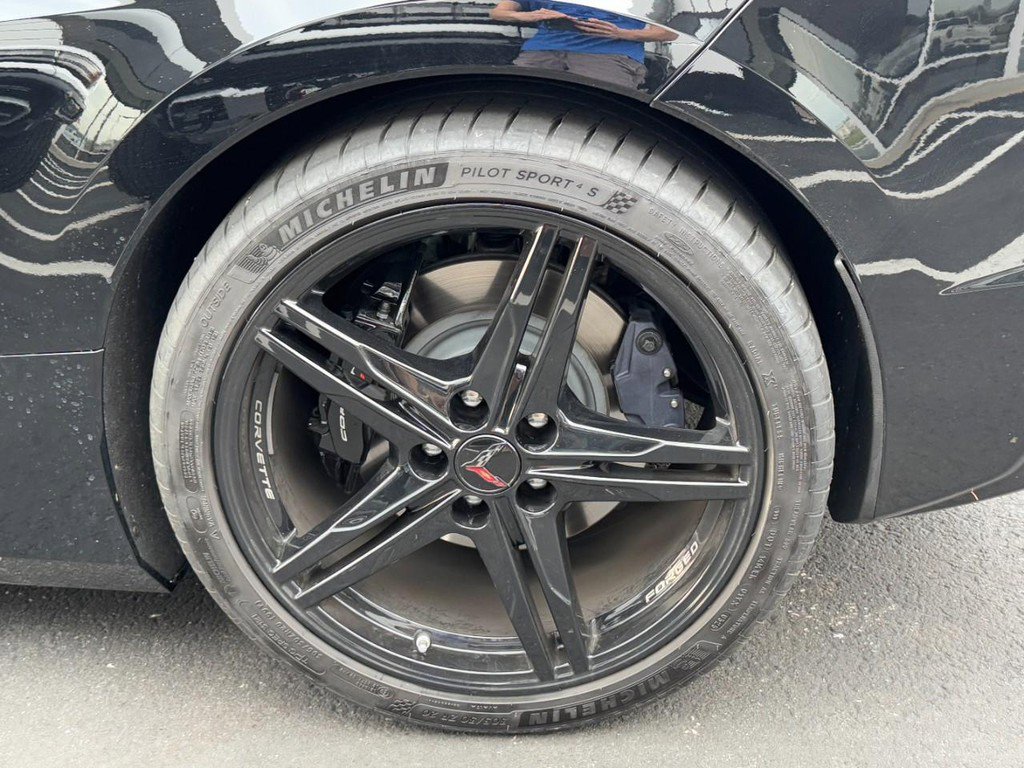 Used 2025 Chevrolet Corvette Stingray Coupe w/ Z51 Performance Package image 11