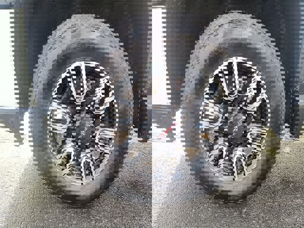 Used 2022 GMC Sierra 2500 AT4 w/ AT4 Premium Plus Package image 10